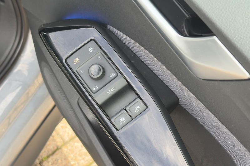 2020 (70) VOLKSWAGEN ID.3 150kW Life Pro Performance 58kWh 5dr Auto 5777349