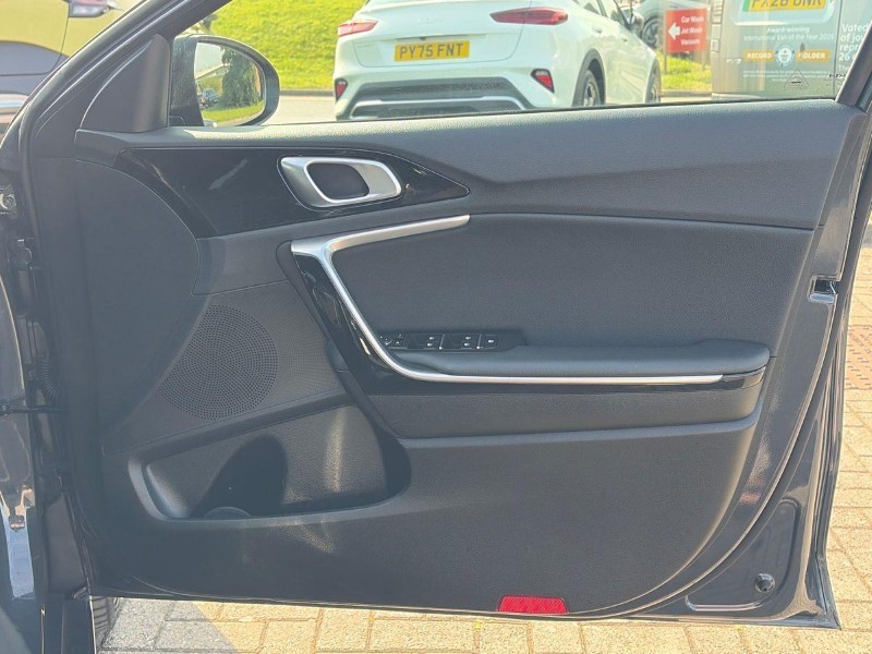 2024 (24) KIA XCEED 1.5T GDi ISG 138 GT-Line 5dr DCT 5615164