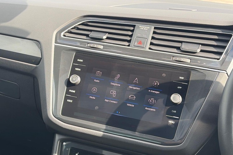 2023 (73) VOLKSWAGEN TIGUAN 1.4 TSI eHybrid Elegance 5dr DSG 5801985