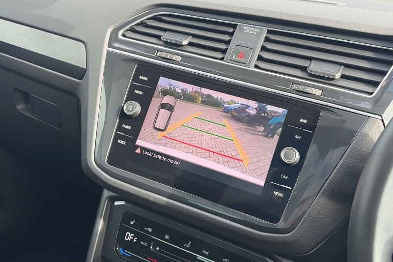 2023 (73) VOLKSWAGEN TIGUAN 1.4 TSI eHybrid Elegance 5dr DSG 5801987