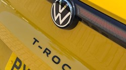 2026 (26) VOLKSWAGEN T-ROC 1.5 eTSI 150 R-Line 5dr DSG 5642862