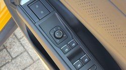 2026 (26) VOLKSWAGEN T-ROC 1.5 eTSI 150 R-Line 5dr DSG 5642834