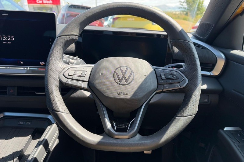 2026 (26) VOLKSWAGEN T-ROC 1.5 eTSI 150 R-Line 5dr DSG 5642838