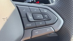 2026 (26) VOLKSWAGEN T-ROC 1.5 eTSI 150 R-Line 5dr DSG 5642840