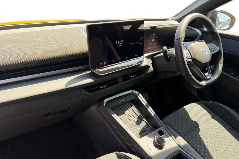 2026 (26) VOLKSWAGEN T-ROC 1.5 eTSI 150 R-Line 5dr DSG 1