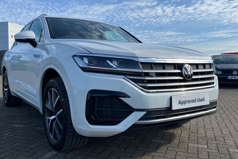 2022 (22) VOLKSWAGEN TOUAREG 3.0 V6 TDI 4Motion R-Line 5dr Tip Auto 5700903
