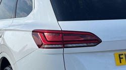 2022 (22) VOLKSWAGEN TOUAREG 3.0 V6 TDI 4Motion R-Line 5dr Tip Auto 5700904