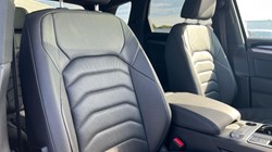 2022 (22) VOLKSWAGEN TOUAREG 3.0 V6 TDI 4Motion R-Line 5dr Tip Auto 5700884