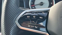 2022 (22) VOLKSWAGEN TOUAREG 3.0 V6 TDI 4Motion R-Line 5dr Tip Auto 5700886