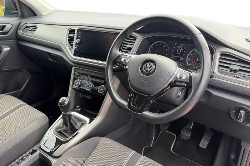 2020 (20) VOLKSWAGEN T-ROC 1.5 TSI EVO Design 5dr 5646138