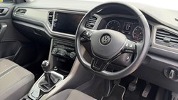 2020 (20) VOLKSWAGEN T-ROC 1.5 TSI EVO Design 5dr 5646138