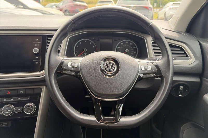 2020 (20) VOLKSWAGEN T-ROC 1.5 TSI EVO Design 5dr 5646150