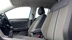 2020 (20) VOLKSWAGEN T-ROC 1.5 TSI EVO Design 5dr 5646139