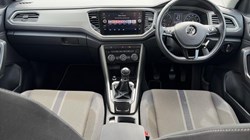 2020 (20) VOLKSWAGEN T-ROC 1.5 TSI EVO Design 5dr 5646143