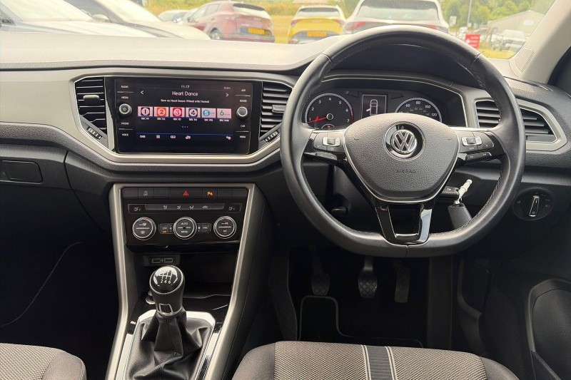 2020 (20) VOLKSWAGEN T-ROC 1.5 TSI EVO Design 5dr 5646154