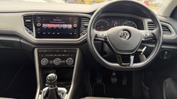 2020 (20) VOLKSWAGEN T-ROC 1.5 TSI EVO Design 5dr 5646154