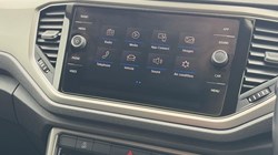 2020 (20) VOLKSWAGEN T-ROC 1.5 TSI EVO Design 5dr 5646155
