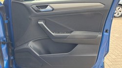 2020 (20) VOLKSWAGEN T-ROC 1.5 TSI EVO Design 5dr 5646144