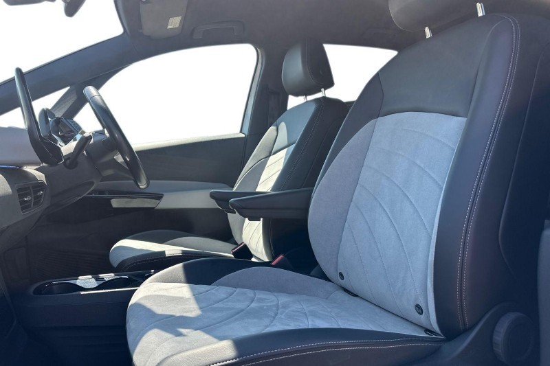 2023 (73) VOLKSWAGEN ID.3 150kW Life Pro Performance 58kWh 5dr Auto 5657683
