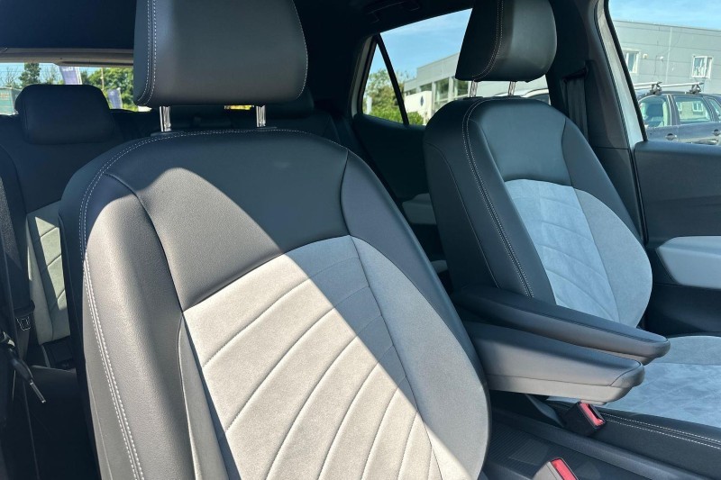 2023 (73) VOLKSWAGEN ID.3 150kW Life Pro Performance 58kWh 5dr Auto 5657693