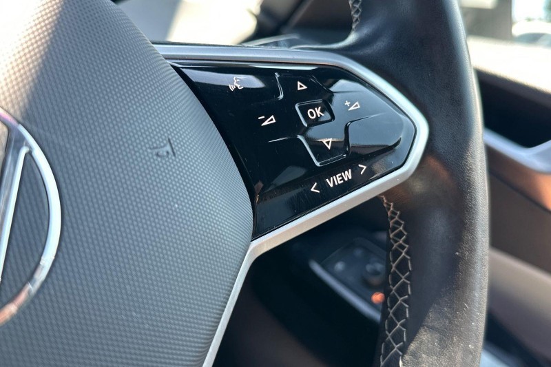 2023 (73) VOLKSWAGEN ID.3 150kW Life Pro Performance 58kWh 5dr Auto 5657696