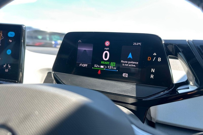 2023 (73) VOLKSWAGEN ID.3 150kW Life Pro Performance 58kWh 5dr Auto 5657697