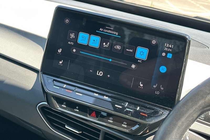 2023 (73) VOLKSWAGEN ID.3 150kW Life Pro Performance 58kWh 5dr Auto 5657703