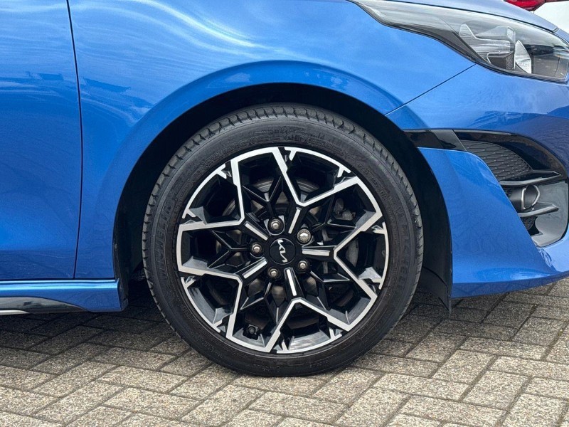 2023 (23) KIA CEED 1.5T GDi ISG GT-Line 5dr 5656100