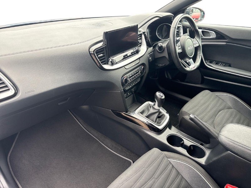 2023 (23) KIA CEED 1.5T GDi ISG GT-Line 5dr 5656097