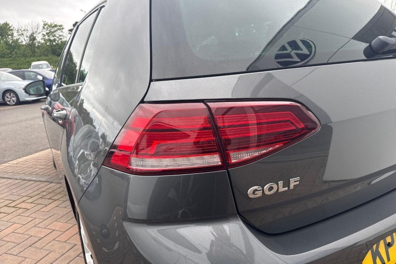 2019 (69) VOLKSWAGEN GOLF 2.0 TDI GT 5dr DSG 5647356
