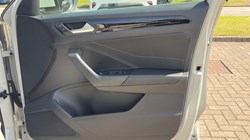 2024 (74) VOLKSWAGEN T-ROC 1.5 TSI R-Line 5dr DSG 5688640