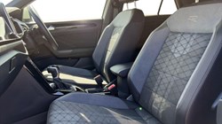 2024 (74) VOLKSWAGEN T-ROC 1.5 TSI R-Line 5dr DSG 5688635