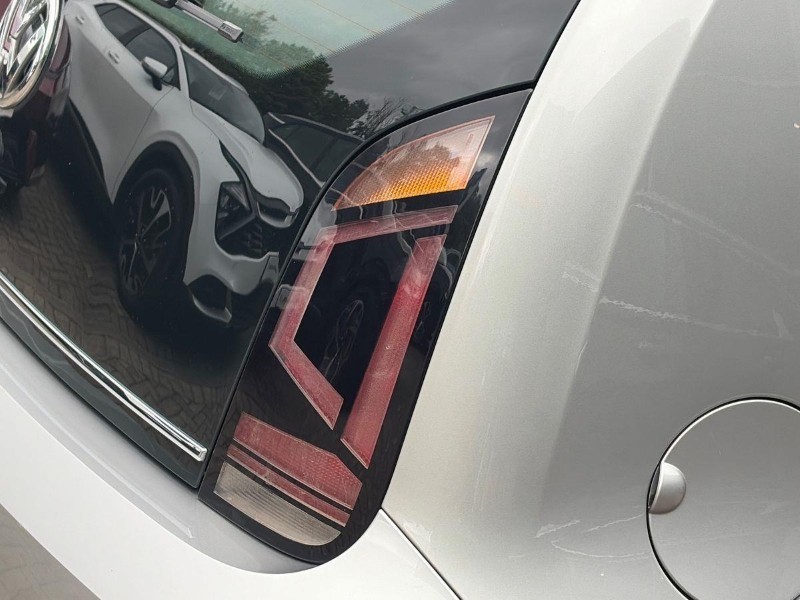 2017 (17) VOLKSWAGEN UP 1.0 BlueMotion Tech High Up 5dr ASG 5685058