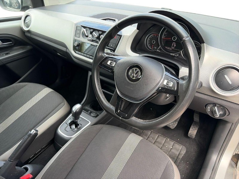 2017 (17) VOLKSWAGEN UP 1.0 BlueMotion Tech High Up 5dr ASG 5685032