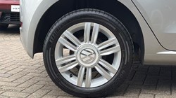 2017 (17) VOLKSWAGEN UP 1.0 BlueMotion Tech High Up 5dr ASG 5685031