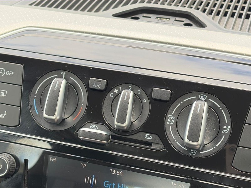 2017 (17) VOLKSWAGEN UP 1.0 BlueMotion Tech High Up 5dr ASG 5685050