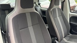 2017 (17) VOLKSWAGEN UP 1.0 BlueMotion Tech High Up 5dr ASG 5685043