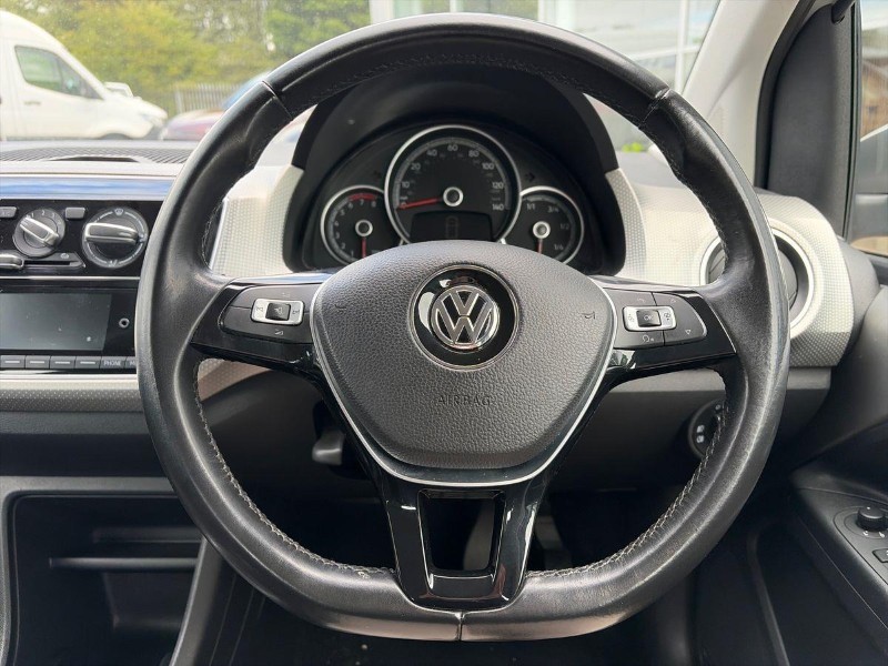 2017 (17) VOLKSWAGEN UP 1.0 BlueMotion Tech High Up 5dr ASG 5685044
