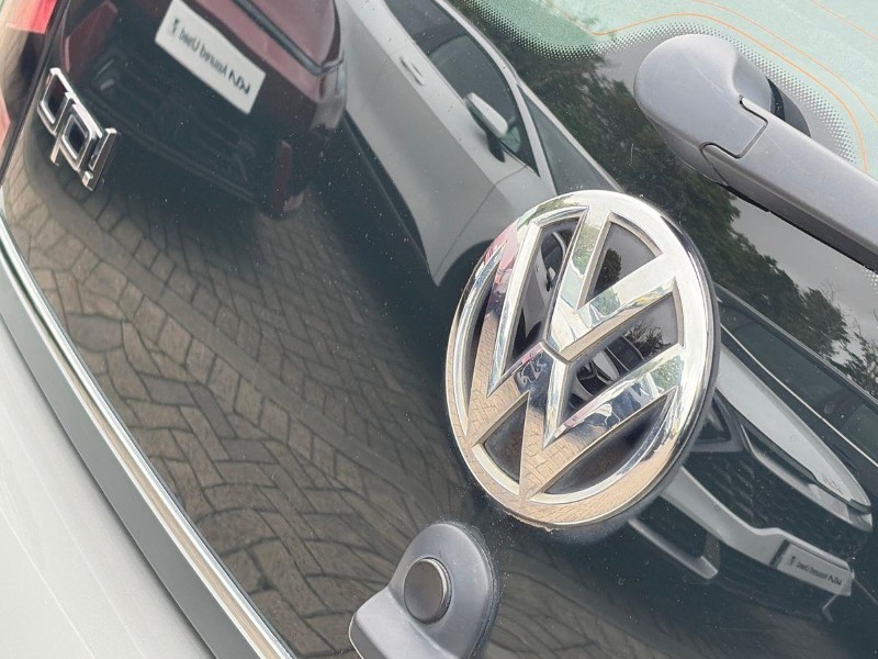 2017 (17) VOLKSWAGEN UP 1.0 BlueMotion Tech High Up 5dr ASG 5685059