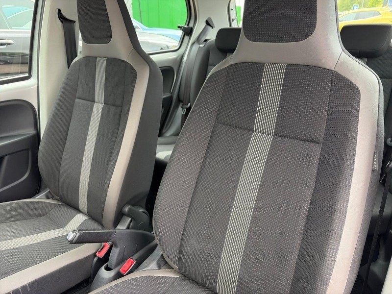 2017 (17) VOLKSWAGEN UP 1.0 BlueMotion Tech High Up 5dr ASG 5685054