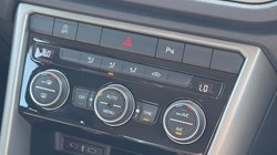 2020 (70) VOLKSWAGEN T-ROC 1.5 TSI EVO SE 5dr 5702209