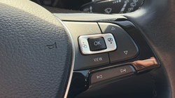 2020 (70) VOLKSWAGEN T-ROC 1.5 TSI EVO SE 5dr 5702204