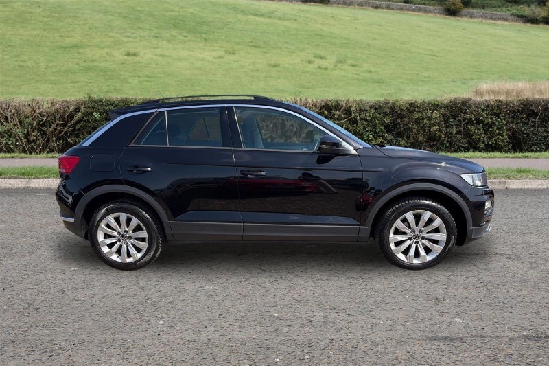 2020 (70) VOLKSWAGEN T-ROC 1.5 TSI EVO SE 5dr 5702188