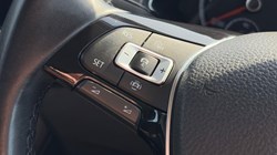 2020 (70) VOLKSWAGEN T-ROC 1.5 TSI EVO SE 5dr 5702203