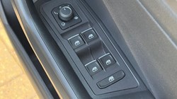 2020 (70) VOLKSWAGEN T-ROC 1.5 TSI EVO SE 5dr 5702198