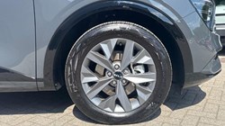 2025 (75) KIA SPORTAGE 1.6T GDi 207 HEV GT-Line S 5dr Auto 5712337
