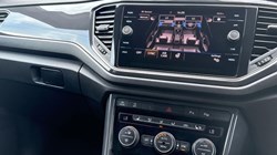 2020 (20) VOLKSWAGEN T-ROC 1.5 TSI EVO SEL 5dr DSG 5716628