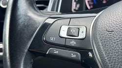 2020 (20) VOLKSWAGEN T-ROC 1.5 TSI EVO SEL 5dr DSG 5716620