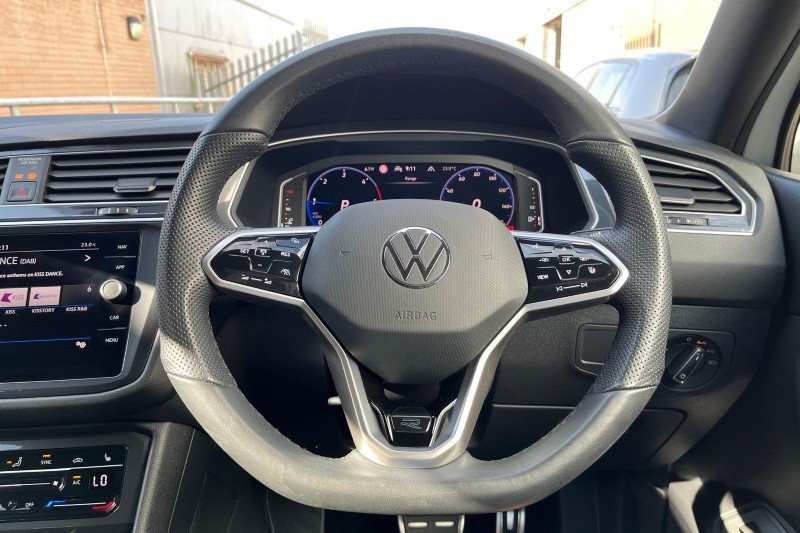 2025 (74) VOLKSWAGEN TIGUAN ALLSPACE 2.0 TDI R-Line 5dr DSG 5712243