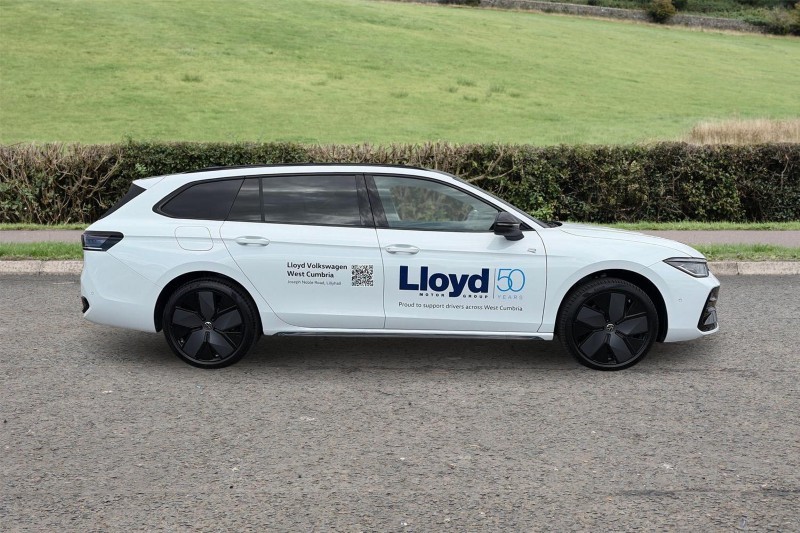 2026 (26) VOLKSWAGEN PASSAT 1.5 TSI eHybrid 272 Black Edition 5dr DSG 5689065